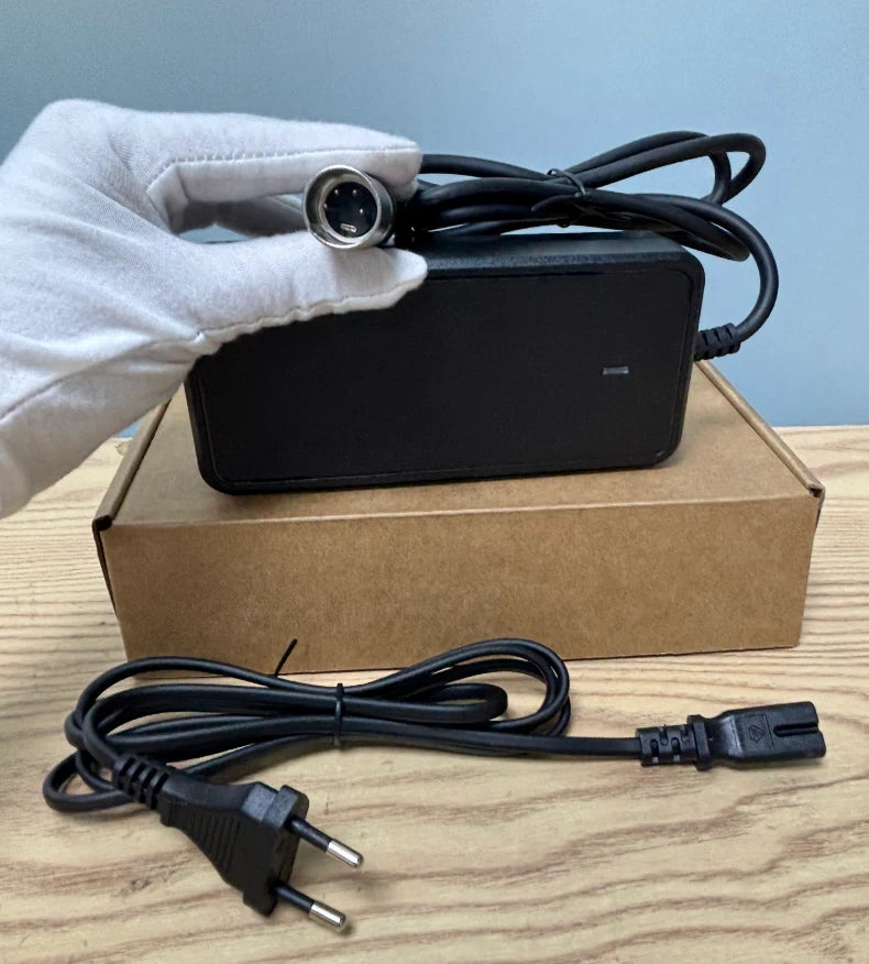 für Kalkhoff , Impulse ,Gazelle Akku , E-Bike Ladegerät 36V 2A neu